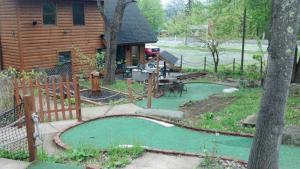 Lakeside Licks 18 Hole Mini Golf Course in Highland, NY